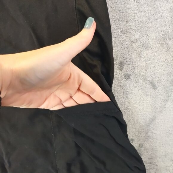 Helix by Benefit Womens Scrub Top Black Size M Stretch V Neck Workwear Pocket - Picture 2 of 11